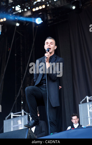 Fa male riproduce il Isle of Wight Festival 2011, Newport il 11 giugno 2011. Persone nella foto: Theo Hutchcraft. Foto Stock