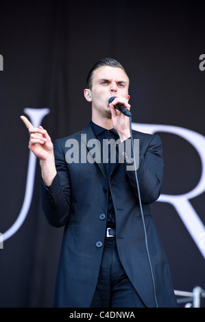 Fa male riproduce il Isle of Wight Festival 2011, Newport il 11 giugno 2011. Persone nella foto: Theo Hutchcraft. Foto Stock