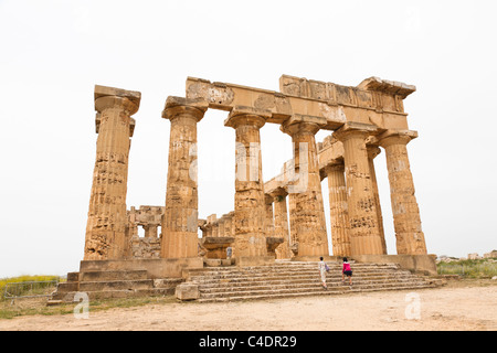 Il Tempio di Hera, noto anche come "il tempio e' a Selinunte, sito archeologico di Selinunte, Sicilia, Italia Foto Stock