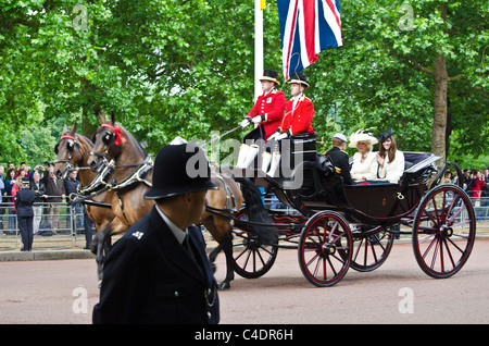 Camilla - Duchessa di Cornovaglia, Caterina - la Duchessa di Cambridge e il principe Harry. Foto Stock