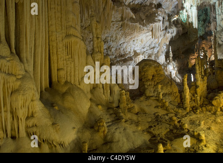 Caverna superiore, Jeita Grotto Jeita, Libano. Foto Stock