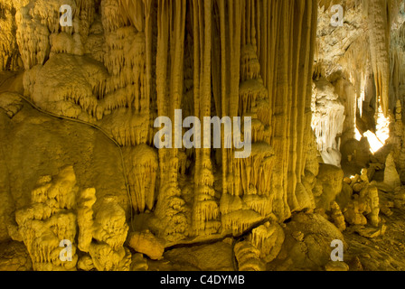 Caverna superiore, Jeita Grotto Jeita, Libano. Foto Stock