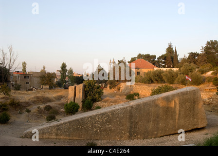 Pietra della Donna Incinta (Hajar al-Hubla), il più grande di pietra da taglio in tutto il mondo, Baalbek, Bekaa Valley, il Libano. Foto Stock