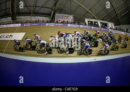 Donna omnium Gara a punti elizabeth armitstead UCI ciclismo su pista World Cup concorrenza Manchester Velodrome 19/3/11 Foto Stock