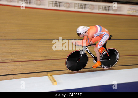 Jenning HUIZENGA paesi bassi singoli pursuit qualifica UCI ciclismo su pista World Cup concorrenza Manchester Velodrome Foto Stock