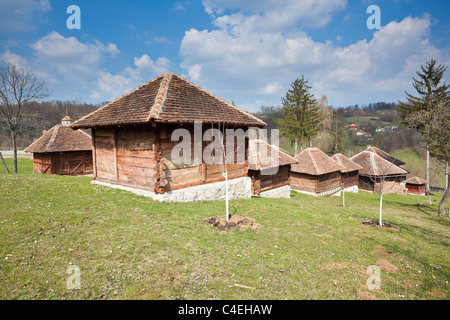 Villaggio Lelic vicino a Valjevo, architettura rurale, Serbia Foto Stock