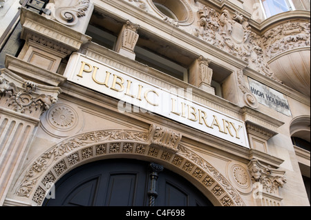 Biblioteca pubblica su High Holborn, Londra, Regno Unito Foto Stock