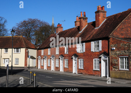 Fila di vecchie casette a schiera e Pallant Est Cottage, Chichester, West Sussex. Foto Stock