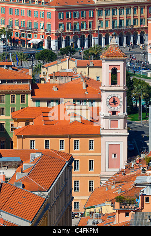 L'Europa, Francia, Alpes-Maritimes (06), tetti della Città Vecchia e il Palais Rusca Foto Stock