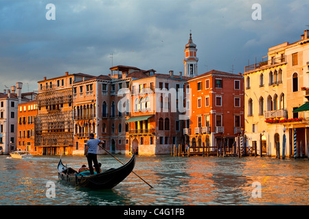 Venezia, Gondola sul Canal Grande Foto Stock