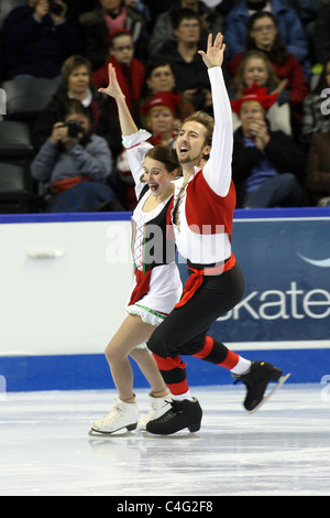 Allie Hann-McCurdy e Micheal Coreno competere a 2010 BMO Skate Canada Pattinaggio di Figura campionati a John Labatt Centre. Foto Stock