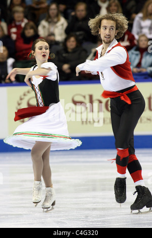 Allie Hann-McCurdy e Micheal Coreno competere a 2010 BMO Skate Canada Pattinaggio di Figura campionati a John Labatt Centre. Foto Stock