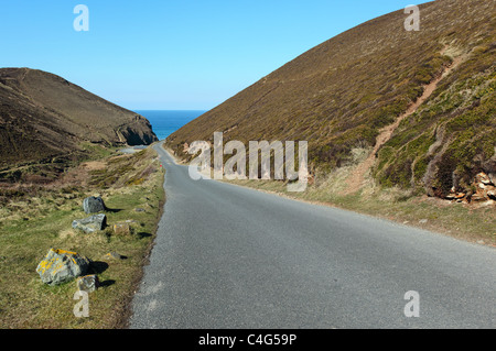 La strada stretta a cappella Porth Beach in Cornwall Regno Unito. Foto Stock