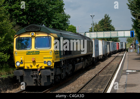 Treno merci tracce di commutazione sul Ipswich al porto di Felixstowe linea di diramazione. Foto Stock