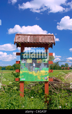 Scheda di informazioni circa le cicogne nidificano nei Zywkowo village, Polonia Foto Stock