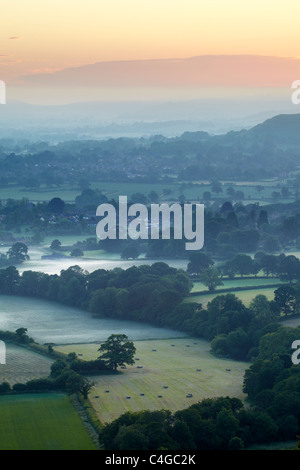 Il Blackmore vale all'alba, da Okeford Hill, Dorset, Inghilterra Foto Stock