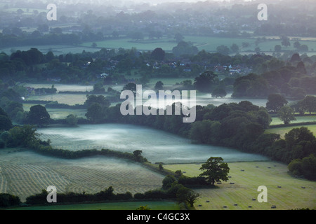 Il Blackmore vale all'alba, da Okeford Hill, Dorset, Inghilterra Foto Stock