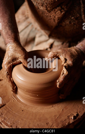 Poterie non Frères, Mas-Saintes-Puelles, Aude, Languedoc-Rousillon, Francia Foto Stock