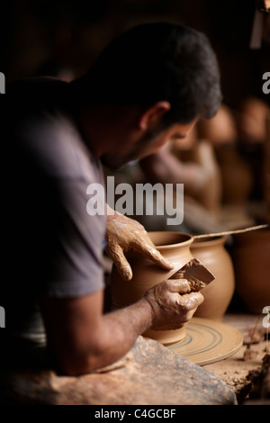 Poterie non Frères, Mas-Saintes-Puelles, Aude, Languedoc-Rousillon, Francia Foto Stock