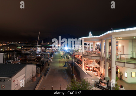 V & A Waterfront e al crepuscolo, Cape Town, Sud Africa. Foto Stock