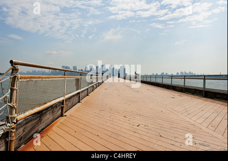 Vista da Liberty Island di New York City e New Jersey, USA. Foto Stock