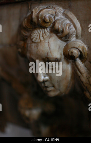 Marmo scolpito figura all'interno nella Thomaskirche chiesa San Tommaso Leipzig Sassonia Germania orientale Foto Stock