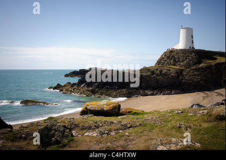 Faro sull isola di LLanddwyn, Newborough, Galles Foto Stock