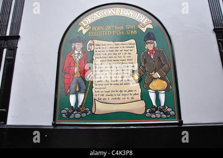 Il diacono Brodie's Tavern di placca, Royal Mile, Città Vecchia, Edimburgo, Lothian, Scozia, Regno Unito Foto Stock