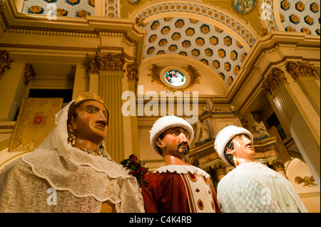 Centocinquantesimo Sfilata dei Giganti e Big-capi, Chiesa di San Lorenzo, San Fermín street-partying, Pamplona, Navarra, Spagna, Europa. Foto Stock