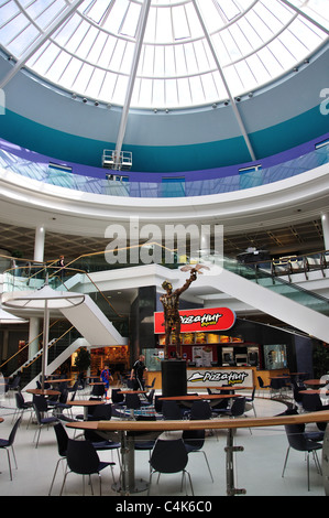 Vista interna del centro commerciale di Eastgate, High Street, Inverness, Highlands scozzesi, Scotland, Regno Unito Foto Stock