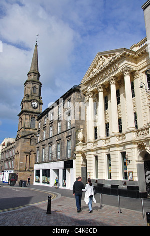 Bridge Street e High Street che mostra l'uscita al casello di Steeple, Inverness, Highlands scozzesi, Scotland, Regno Unito Foto Stock