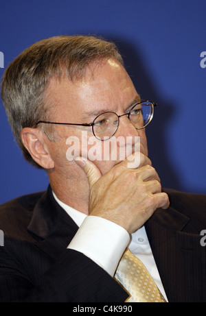 ERIC SCHMIDT Executive Chairman di Google 26 maggio 2011 INTERNATIONAL MEDIA CENTER DEAUVILLE FRANCIA Foto Stock