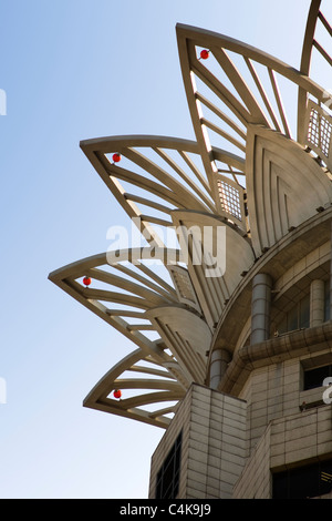 Il 'Shanghai Bund Center' - dettaglio della fantasia di costruzione del tetto. Shanghai, Cina Foto Stock