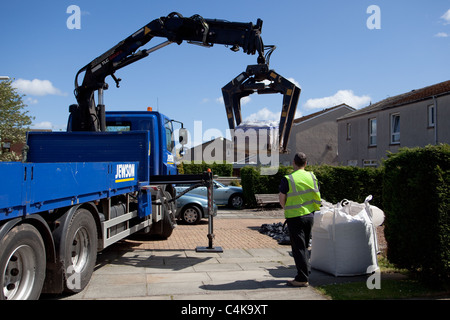 Consegna a domicilio per la porta per giardino DIY Montrose Scozia Scotland Foto Stock