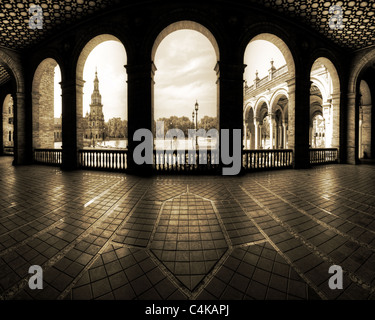 ES - Andalusia: Siviglia la famosa Plaza de Espana Foto Stock