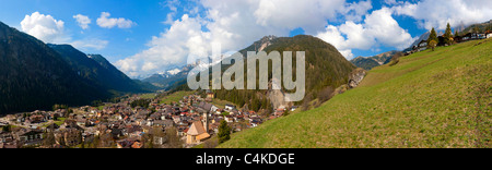 180 Panorama Campitello di Fassa Dolomiti Trentino Alto Adige, Italia, Europa Foto Stock