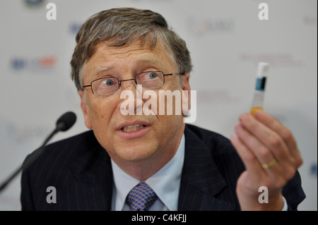 Microsoft tycoon Bill Gates è raffigurato a GAVI la conferenza che si terrà a Londra il 13 giugno 2011. Foto Stock