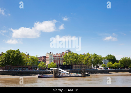 Putney molo sul fiume Thames, London, England, Regno Unito Foto Stock