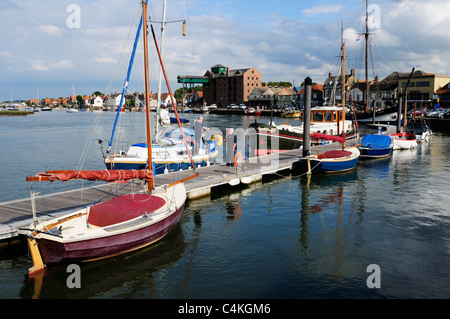 Il Porto a Wells accanto al mare, Norfolk, Inghilterra, Regno Unito Foto Stock