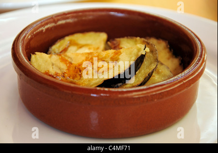 Le melanzane in miele (Berenjena con miel), Malaga, Costa del Sol, provincia di Malaga, Andalusia, Spagna, Europa occidentale. Foto Stock