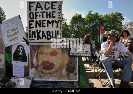 La pace Protester Brian Haw a sua Piazza del Parlamento protesta Camp Foto Stock