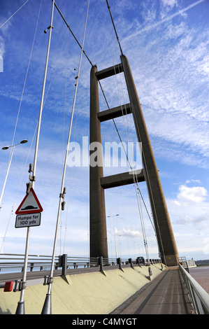 Il Humber Bridge il quinto più grande singolo span ponte di sospensione nel mondo, dal North Shore a Hessle Foto Stock