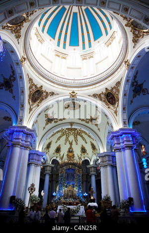 Chiquinquira chiesa interno Foto Stock