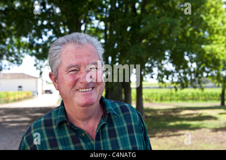 Patron Gerard Becot a Chateau Beau-Sejour Becot, St Emilion nella regione dei vini di Bordeaux di Francia Foto Stock