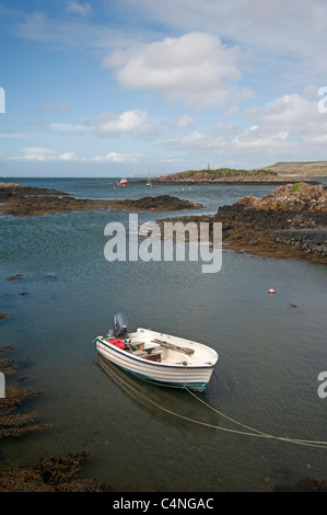 Piccola barca a Ugag Croig, Dervaig, Isle of Mull, Argyll. La Scozia. SCO 7242 Foto Stock