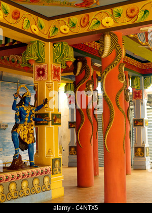 Medine Maurizio Tamil tempio indù per lavoratori della canna da zucchero Tantric de Maha Kali Tookay Tempio Kali e Snake dèi Foto Stock