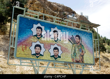 Segno rende omaggio ai soldati caduti durante la guerra tra Iran e Iraq (1980-1988) Shiraz, Iran Foto Stock