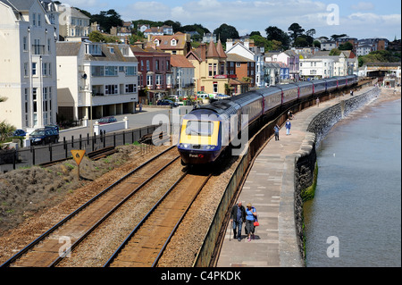 Un grande western treni HST passando attraverso Dawlish Devon England Regno Unito Foto Stock