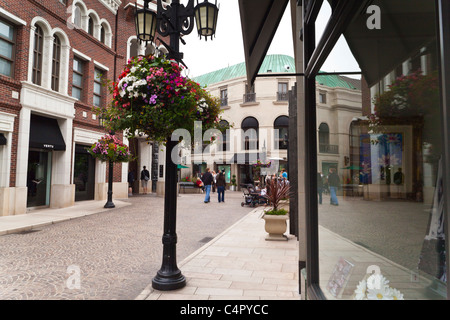 I negozi di Via Rodeo off di Rodeo Drive a Beverly Hills in California nel 2011 Foto Stock