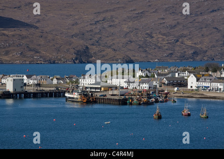 Vista sul porto, Loch Ginestra, Ullapool, Wester Ross (Ross and Cromarty), altipiani, Scozia Foto Stock